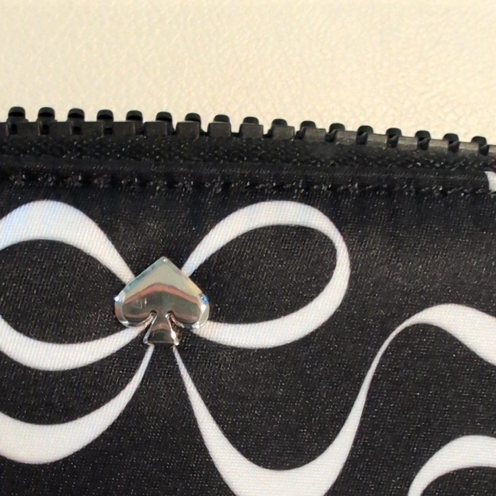 Kate Spade Black and White Bow Pattern Wallet - Picture 5 of 12